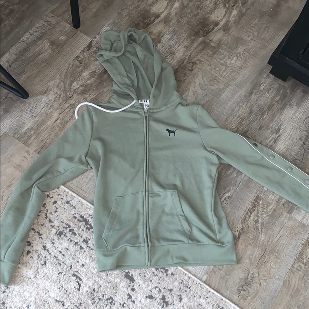 PINK : Green jacket